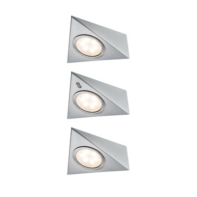 Trois spots LED encastrés triangulaires en acier inox brossé avec lumière blanc chaud pour éclairage d'accent