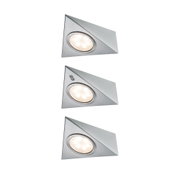 Drei dreieckige LED-Einbauleuchten aus gebürstetem Edelstahl mit warmweißem Licht für Akzentbeleuchtung