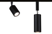 Schwarze Aluminium-LED-Strahler mit geriffeltem Design, ideal für moderne Innenbeleuchtung und Akzentbeleuchtung