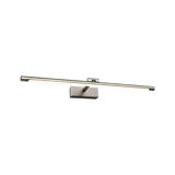 Slanke LED-wandlamp van geborsteld zilverkleurig metaal voor moderne binnenverlichting.