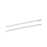 To slanke sølvfarvede LED-strips i aluminium til moderne indendørsbelysning og energibesparende lysløsning.
