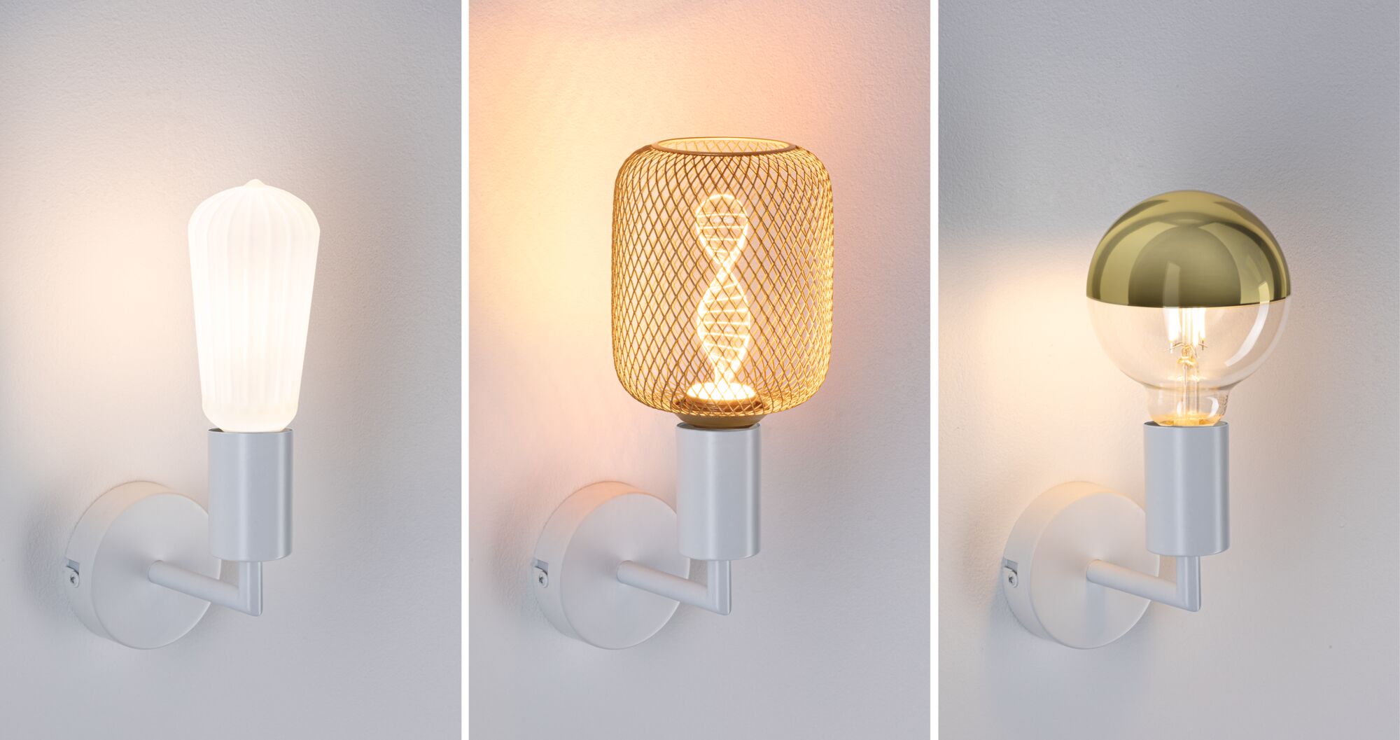 Drei weiße Wandlampen mit unterschiedlichen dekorativen Glühbirnen in modernem Design und warmem Licht