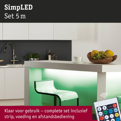 Modern keukenlicht met groene LED-strip en afstandsbediening voor eenvoudige bediening