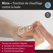 Main utilisant un contrôle tactile avec fonction chauffage anti-buée sur miroir humide