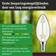 Energiezuinige LED-gloeilamp met heldere glazen kap en zilveren fitting voor efficiënte verlichting