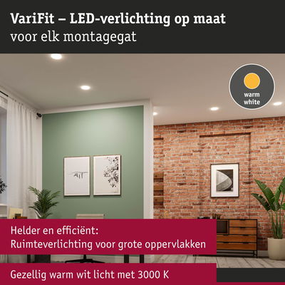 Woonkamer met warm wit 3000K LED-plafondverlichting voor heldere, efficiënte verlichting van grote ruimtes