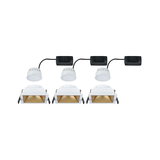 Drei weiße eckige LED-Einbaustrahler mit goldfarbenem Reflektor und schwarzem Anschlusskabel für Innenbeleuchtung