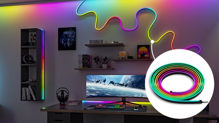 Geschmackvolle Gaming-Room Beleuchtung Multicoloured neon LED strip lighting on wall and desk for gaming and entertainment setup