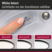 Finger stellt Lichtfarbe an weißem LED-Deckenleuchte ein mit wählbaren Weißtönen Warmweiß, Neutralweiß, Tageslichtweiß