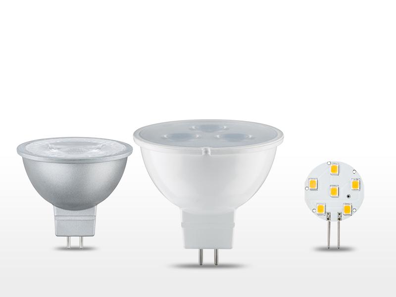 Tre 12V LED-pærer i forskellige størrelser og former til energieffektiv belysning.