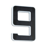 Chiffre solaire noir 9 avec cadre blanc en plastique pour éclairage extérieur et numérotation.
