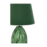 Groene tafellamp met gestructureerde glazen voet en groene stoffen kap voor stijlvolle verlichting