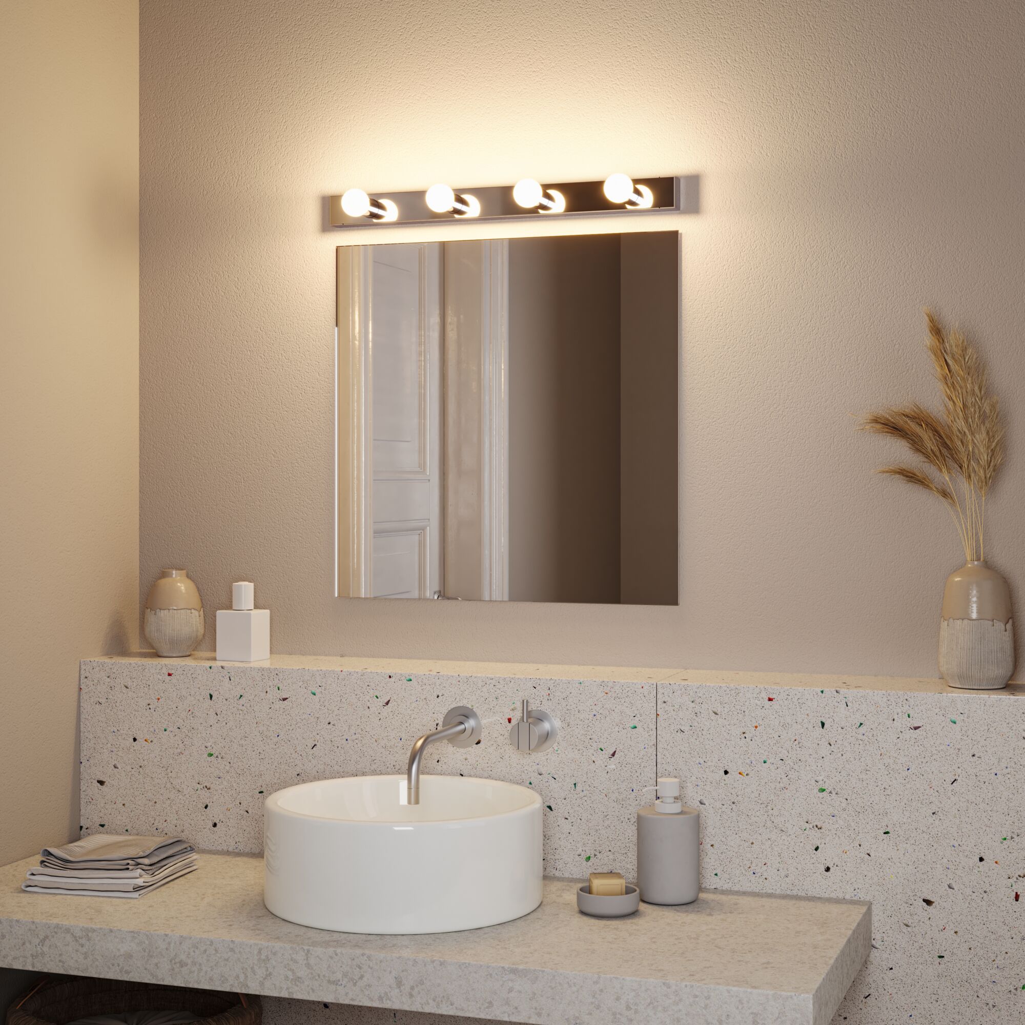 Modernes Badezimmer mit runder weißen Keramik-Waschschale und Wandarmatur in Edelstahloptik