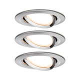 Trois spots encastrés ronds en acier inoxydable brossé avec lumière LED blanc chaud pour intérieur.