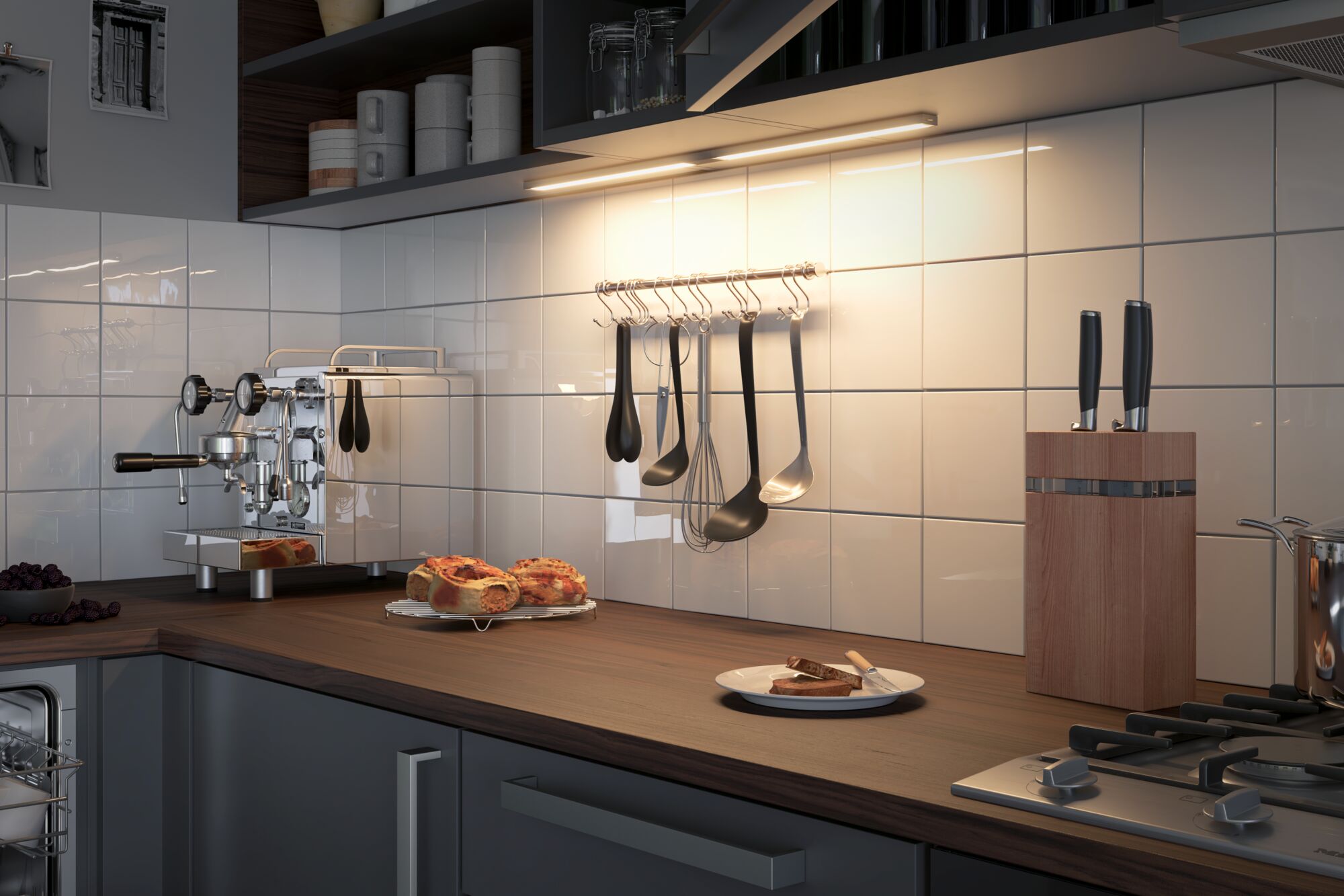 Moderne køkken med træbordplade, rustfrit stål kaffemaskine og LED underkabinet belysning til arbejdsområde