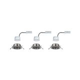 Trois spots encastrés ronds en acier inoxydable brossé avec modules LED blancs et câbles de connexion