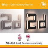 Solarbetriebene Hausnummer 2d aus Kunststoff in Grau mit LED-Beleuchtung und Akku für 12 Stunden Laufzeit