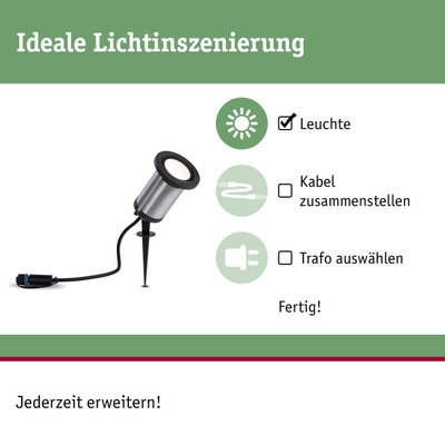 Edelstahl-Gartenstrahler mit Erdspieß und Kabelanschluss für flexible Außenbeleuchtung.