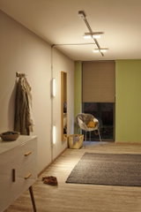 Moderne halverlichting met LED-plafondlamp en wandlampen in warm wit licht voor gezellige ruimtes