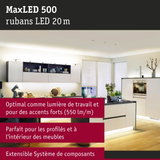 Cuisine moderne éclairée par ruban LED MaxLED 500 20 m blanc chaud pour lumière de travail et accents