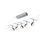 Moderne kabelverlichting met vijf zwarte LED-spotlights en zilveren transformator voor veelzijdige verlichting