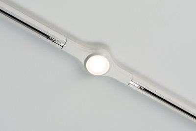 Weißes LED-Schienensystem mit rundem Deckenstrahler aus Kunststoff für moderne Raumbeleuchtung