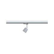 Moderner silberner LED-Strahler aus Metall an Schienensystem für flexible Beleuchtung