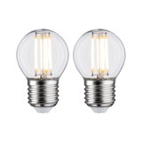 Zwei LED-Glühbirnen mit klarem Glas und silbernem Sockel, energiesparende Leuchtmittel für Zuhause.