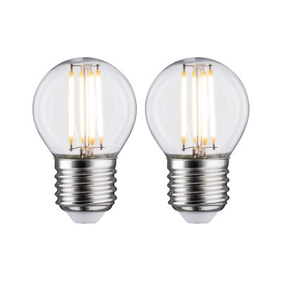 Zwei LED-Glühbirnen mit klarem Glas und silbernem Sockel, energiesparende Leuchtmittel für Zuhause.