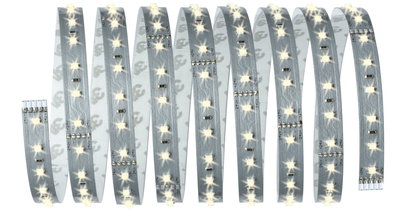 Flexibler LED-Lichtstreifen mit warmweißen LEDs auf silberner Platine für dekorative Beleuchtung