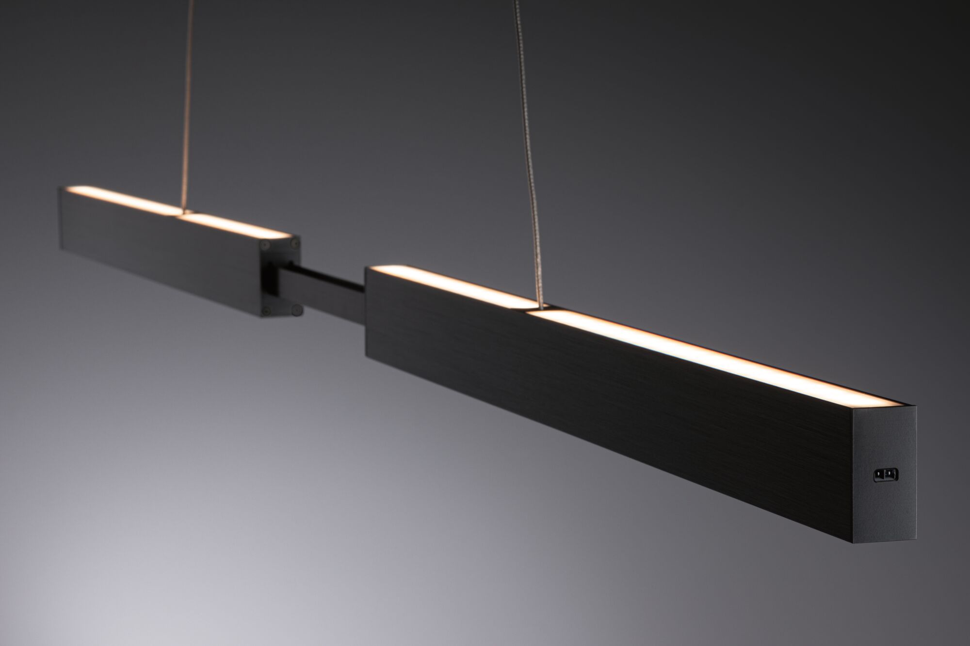 Moderne schwarze LED-Pendelleuchte aus Metall mit warmweißem Licht für stilvolle Innenräume