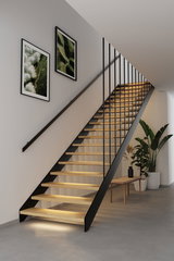 Escalier en bois moderne avec rambarde en métal noir et éclairage LED intégré dans un couloir minimaliste