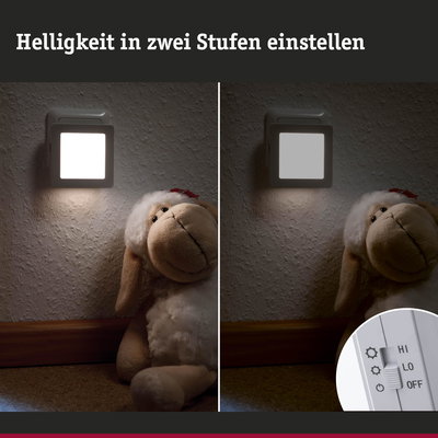 Zweistufig einstellbare weiße LED-Nachtlicht-Steckdose mit weichem Licht neben Plüschschaf