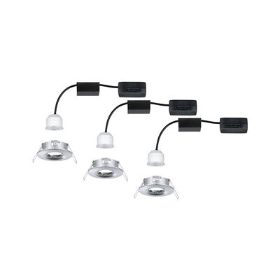 Drie witte LED-inbouwspots met zilveren metalen frame en zwarte kabel voor moderne verlichting
