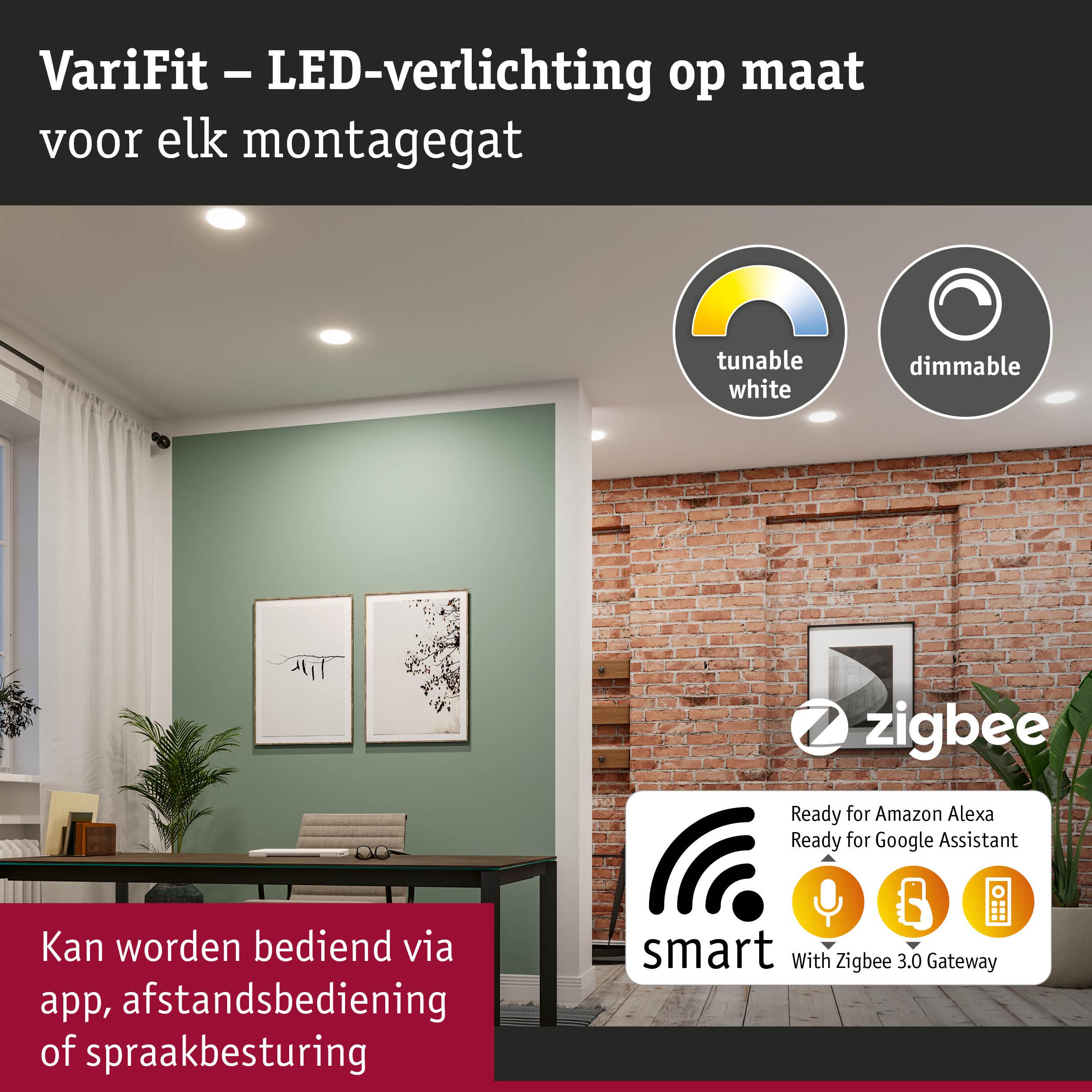 Modern woonkamer met dimbare, instelbare LED-plafondverlichting en Zigbee smart home bediening