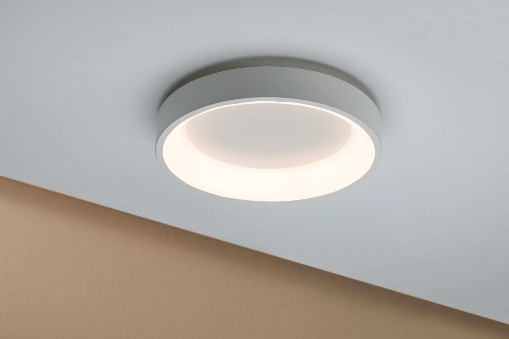 Runde weiße LED-Deckenleuchte aus Metall mit warmweißem Licht für modernes Wohnen