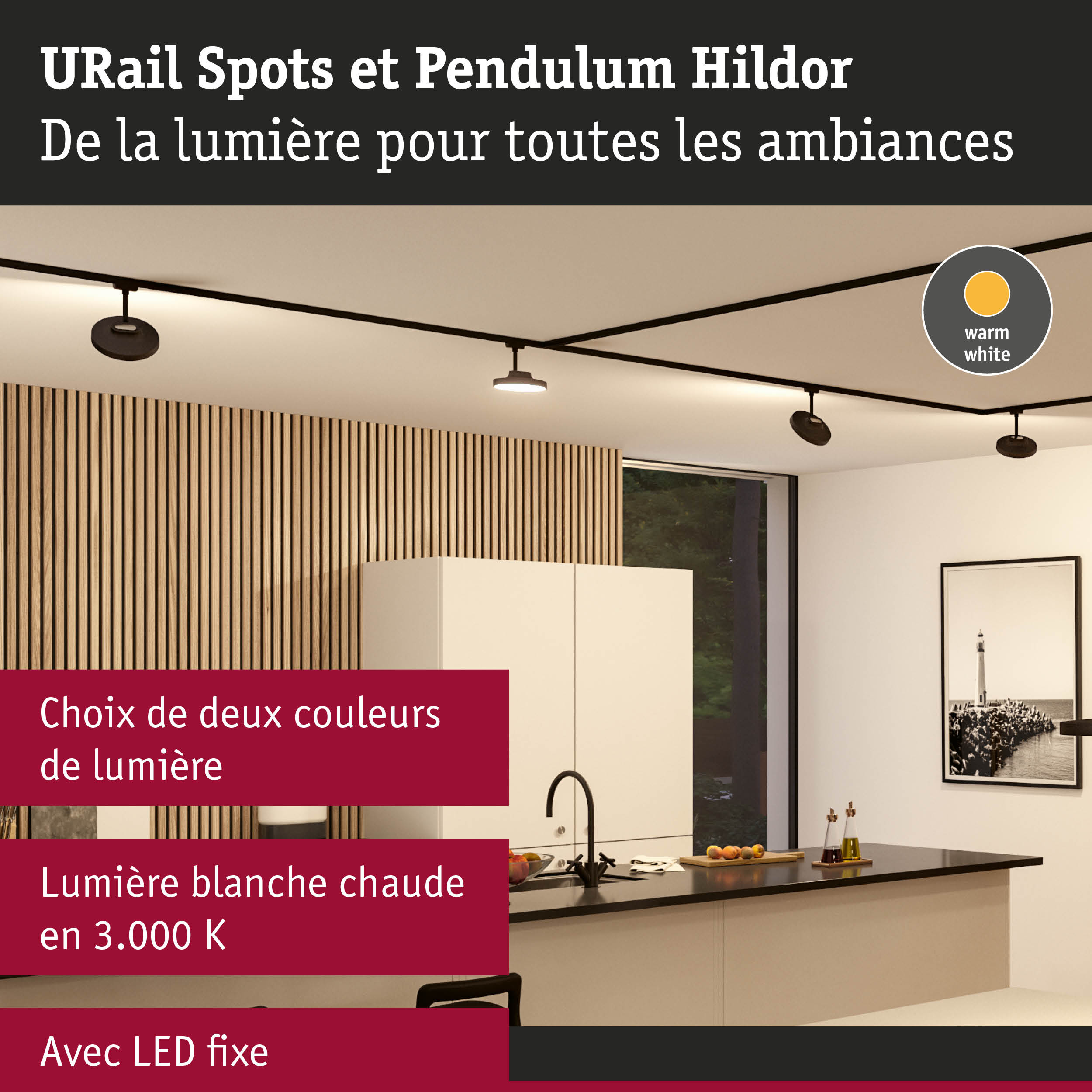 Spots URail noirs modernes avec lumière LED blanc chaud dans une cuisine avec panneaux en bois et îlot.