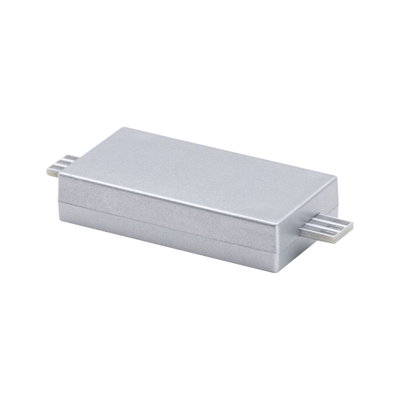 Compact zilverkleurig aluminium adapter met USB-aansluitingen voor LED-verlichtingssystemen
