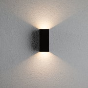 Applique murale LED noire en métal avec lumière blanche chaude pour éclairage intérieur moderne