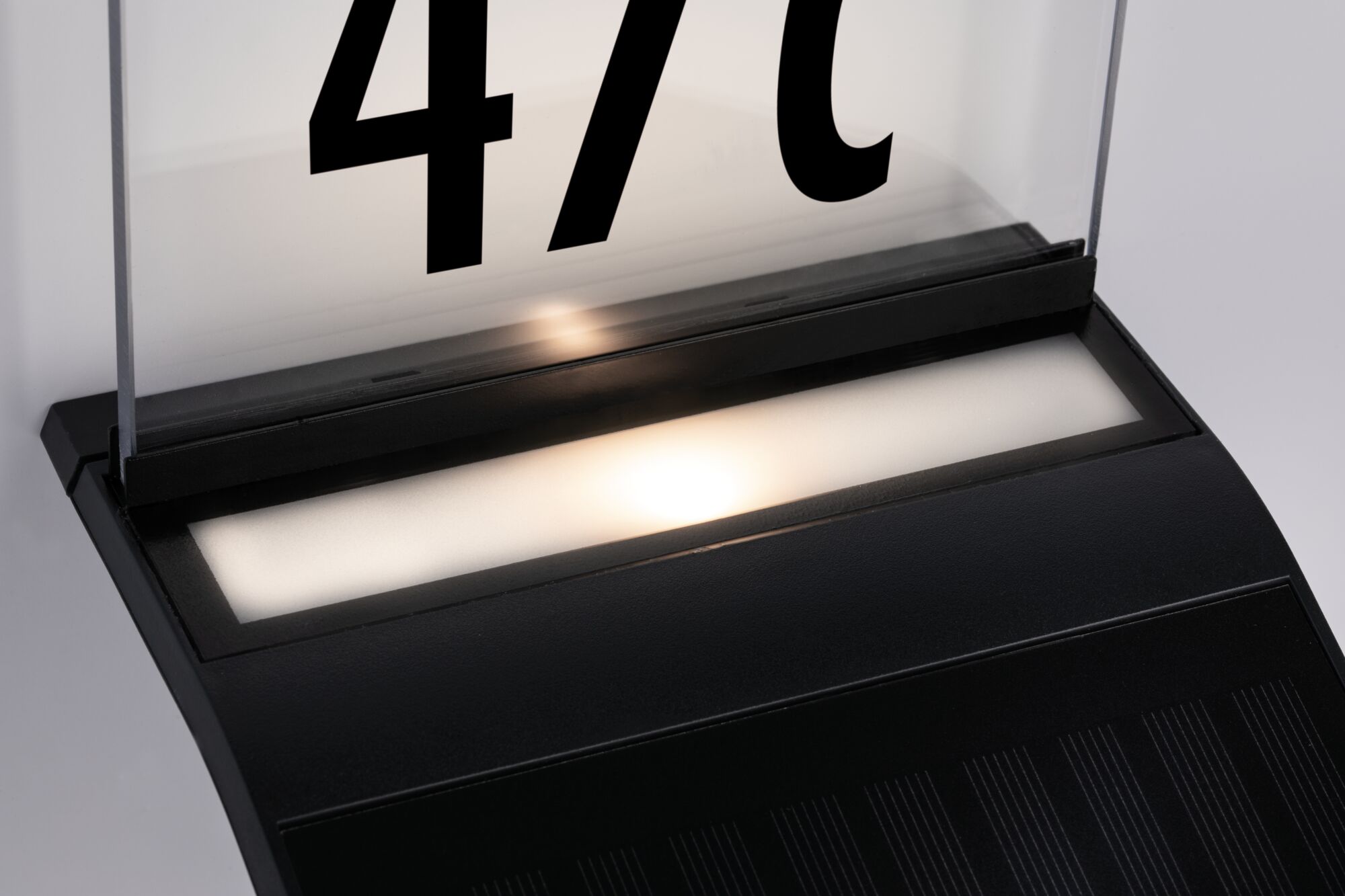 Black LED light panel with frosted diffuser and transparent display showing temperature 47°C