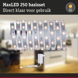 MaxLED 250 LED-strip in warm wit met adapter, direct klaar voor gebruik in woonverlichting