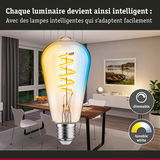 Ampoule LED dimmable avec lumière blanche réglable dans une salle à manger moderne avec meubles en bois et blanc