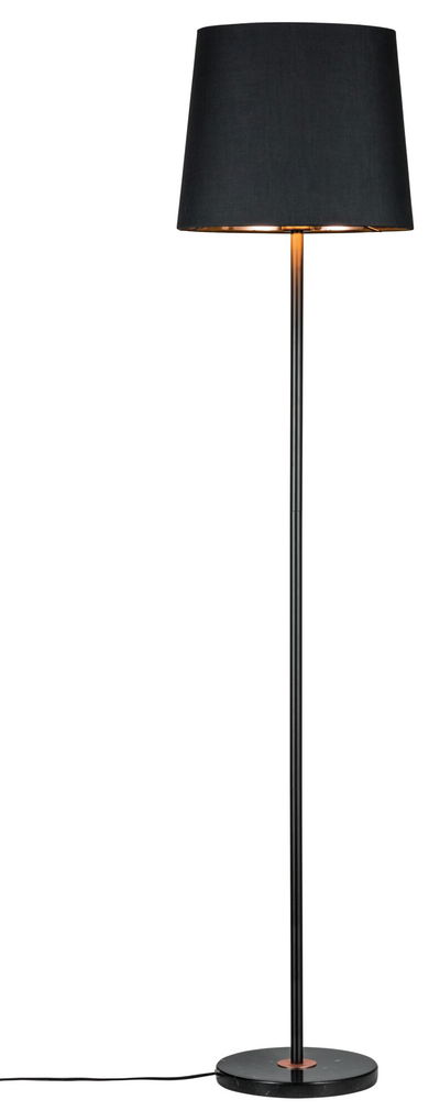 Stehende Lampe mit schwarzem Stoffschirm und schwarzem Marmorsockel für modernes Wohnzimmerlicht