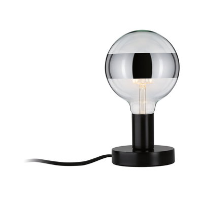 Moderne tafellamp met zwarte metalen voet en grote glazen bol met zilveren band, LED-verlichting