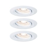Trois spots encastrés blancs en métal avec tête orientable pour un éclairage LED flexible.