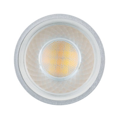 Runde LED-Einbauleuchte mit silbernem Aluminiumgehäuse und warmweißem Licht für Wohnräume