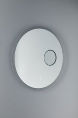 Ronde wandspiegel met grijze rand en ingebouwde vergrotende spiegel voor badkamer en woonruimte.