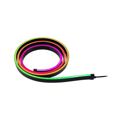 Bande lumineuse LED flexible multicolore avec base noire pour éclairage décoratif et d'ambiance