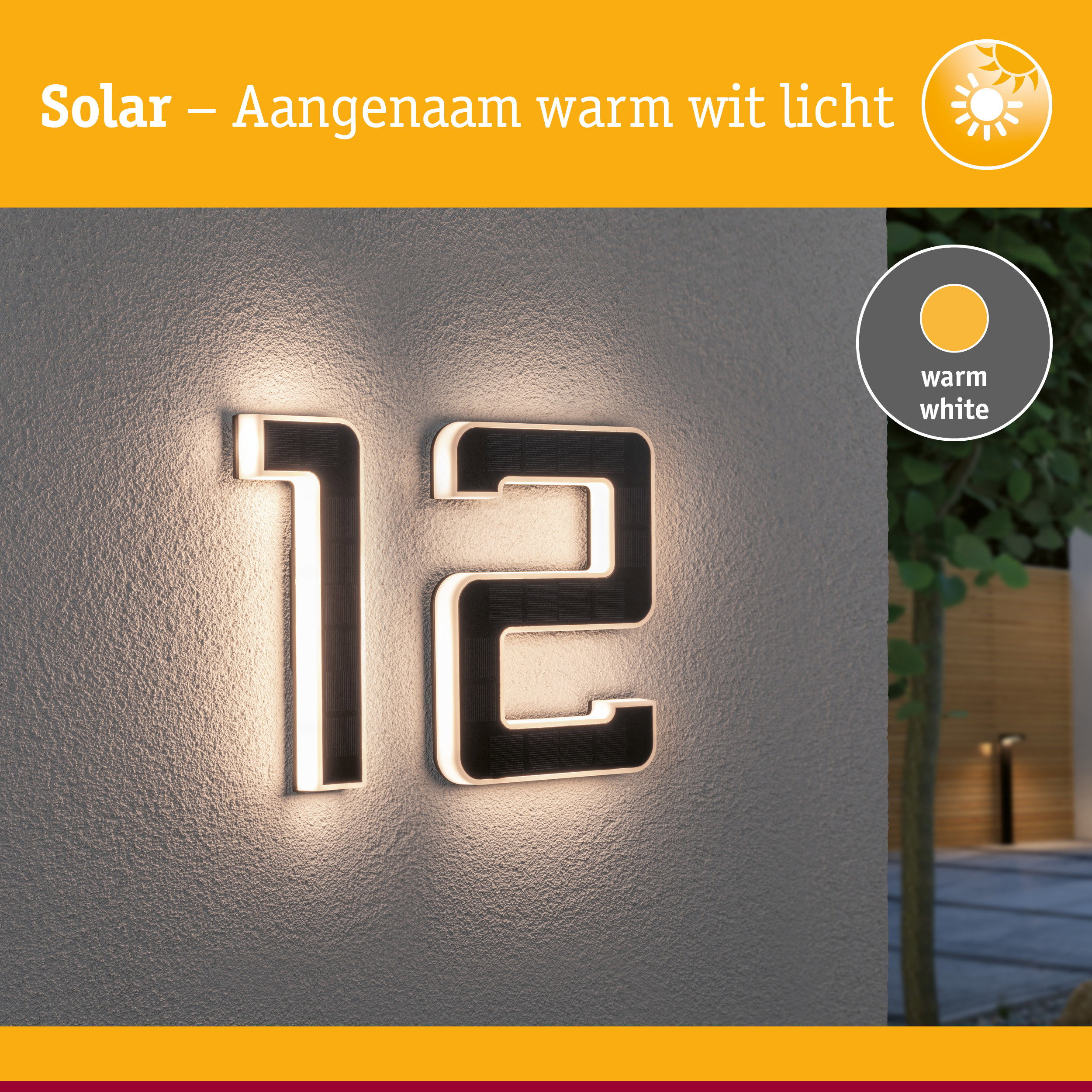 Zonne-energie huisnummer met warm wit licht op grijze muur voor buitenverlichting en huisnummerverlichting