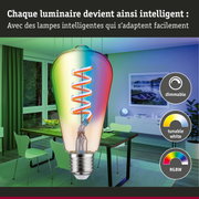 Ampoule LED colorée avec filament en spirale dans salle à manger moderne, dimmable et contrôle RGBW